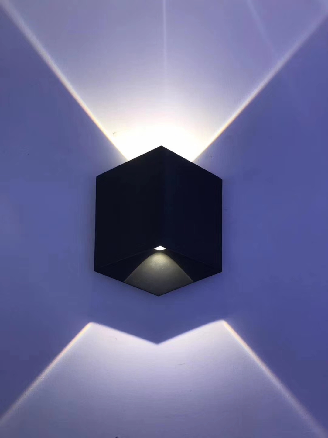 new innovative led up down light 2x8w led wall light kwl-1928